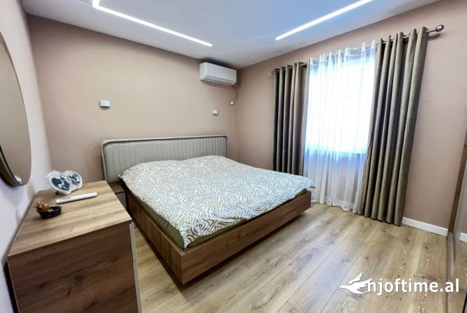 Shtepi me qera Apartament ne Tirane, 2+1, Mobilimi E mobiluar, Pagesa 850  Euro.