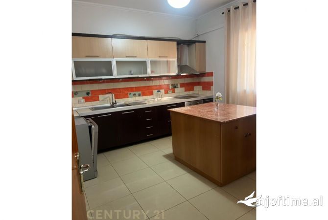 Shtepi me qera 3+1 ne Tirane - 600 Euro
