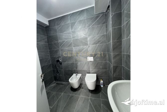 Shtepi me qera Apartament ne Tirane, 1+1, Mobilimi Bosh, pa mobiluar, Pagesa 450  Euro.