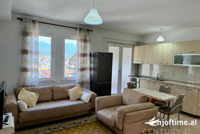 Shtepi me qera 2+1 ne Tirane - 550 Euro