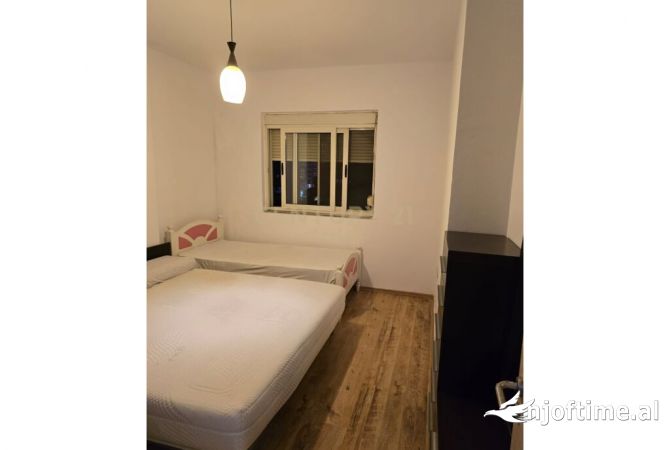 Shtepi ne shitje Apartament ne Tirane, 1+1, Mobilimi E mobiluar, Pagesa 116,000  Euro.