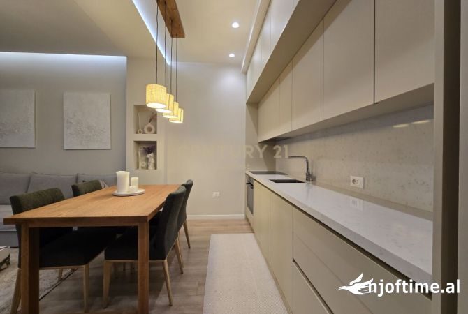 Shtepi me qera Apartament ne Tirane, 1+1, Mobilimi E mobiluar, Pagesa 880  Euro.