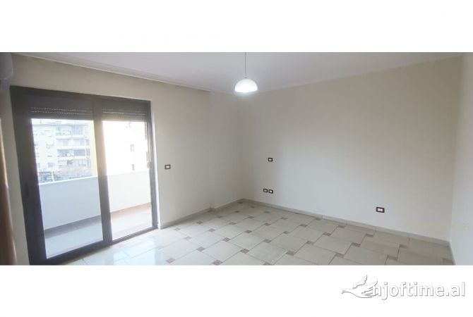 Ambient biznesi me qera 3+1 ne Tirane - 1,400 Euro