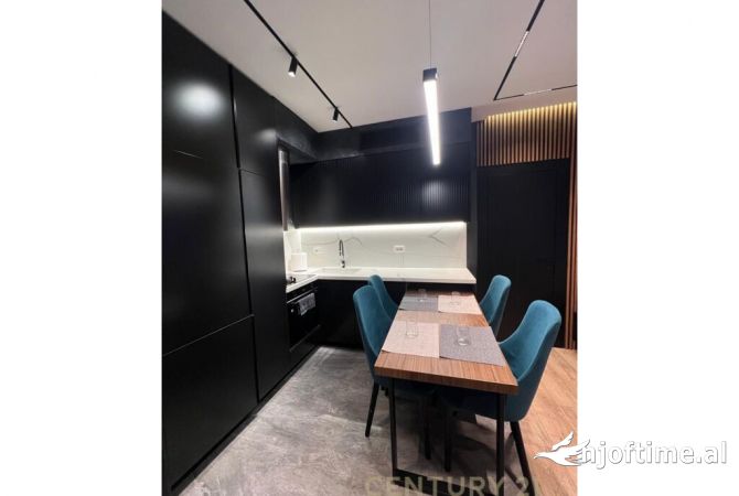 Shtepi me qera Apartament ne Tirane, 2+1, Mobilimi E mobiluar, Pagesa 1,400  Euro.