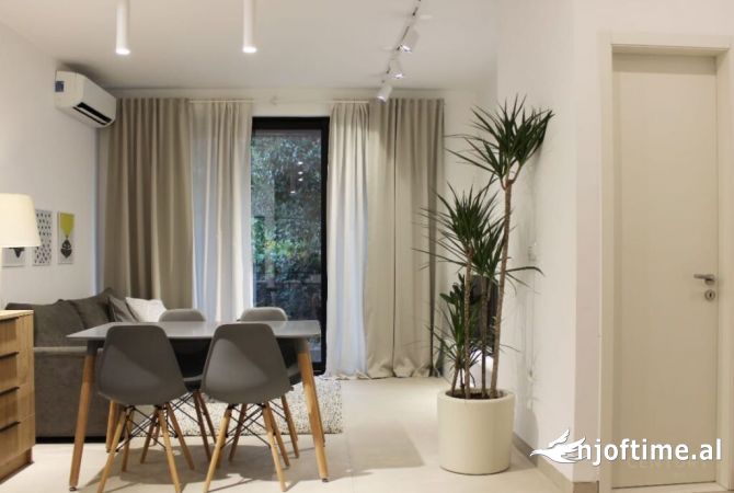 Shtepi me qera Apartament ne Tirane, Garsoniere, Mobilimi E mobiluar, Pagesa 600  Euro.