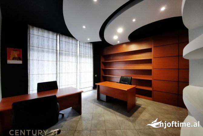 Shtepi me qera 2+1 ne Tirane - 1,300 Euro