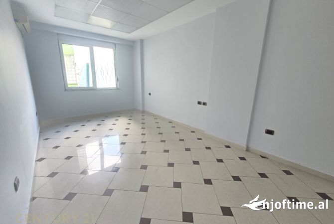 JAPIM ME QIRA ZYRE NE BLLOK ! 1,550 Euro /Muaj