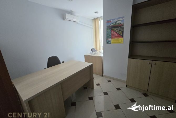 JAPIM ME QIRA ZYRE NE BLLOK ! 1,550 Euro /Muaj