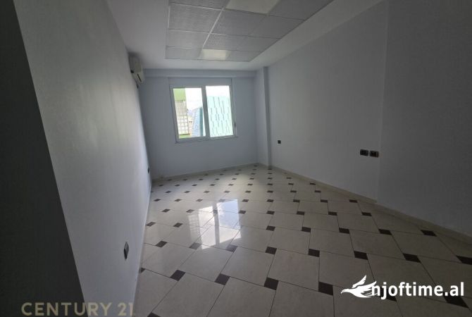 JAPIM ME QIRA ZYRE NE BLLOK ! 1,550 Euro /Muaj