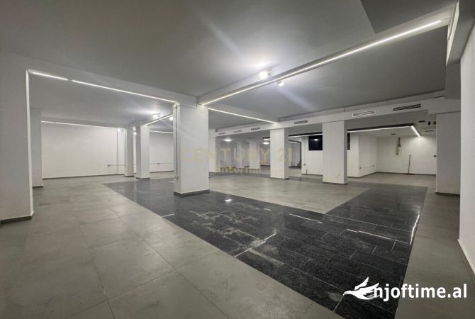Ambient biznesi me qera 3+1 ne Tirane - 5,882 Euro
