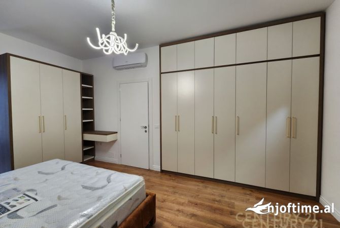 Shtepi me qera Apartament ne Tirane, 2+1, Mobilimi E mobiluar, Pagesa 1,200  Euro.