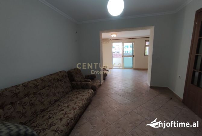 Ambient biznesi me qera 3+1 ne Tirane - 700 Euro