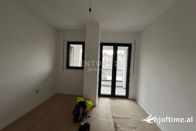 Shtepi me qera Apartament ne Tirane, 1+1, Mobilimi Bosh, pa mobiluar, Pagesa 700  Euro.