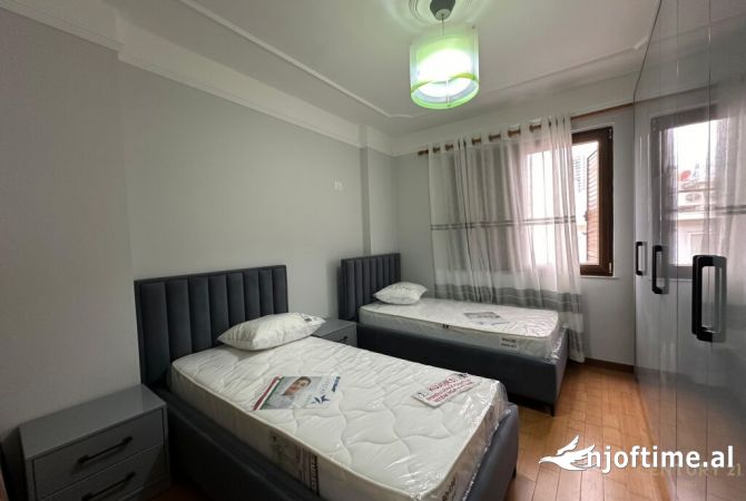 Shtepi me qera Apartament ne Tirane, 2+1, Mobilimi E mobiluar, Pagesa 850  Euro.