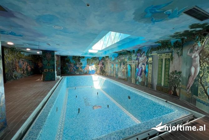 Ambient Komercial me pishine per qira tek 21 Dhjetori 4,000 Euro /Muaj