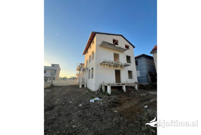 Shtepi ne shitje 5+1 ne Tirane - 295,000 Euro