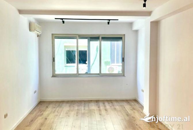 Ambient biznesi me qera 3+1 ne Tirane - 1,200 Euro