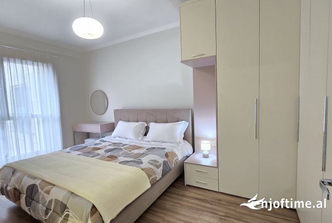 Shtepi ne shitje Apartament ne Tirane, 2+1, Mobilimi Bosh, pa mobiluar, Pagesa 275,000  Euro.