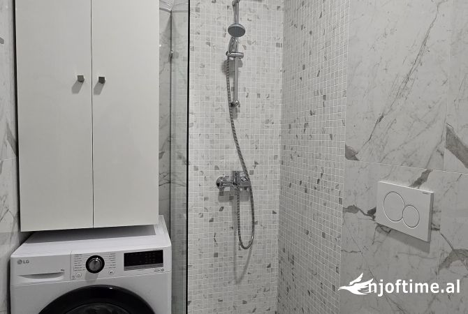 Shtepi ne shitje Apartament ne Tirane, 2+1, Mobilimi Bosh, pa mobiluar, Pagesa 275,000  Euro.