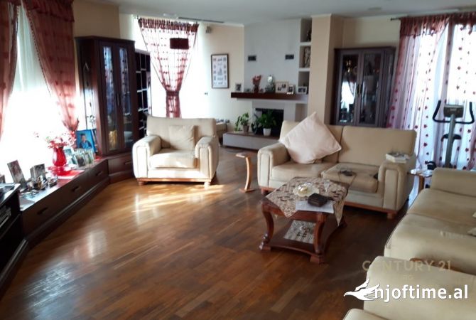 Shtepi ne shitje 4+1 ne Tirane - 430,000 Euro