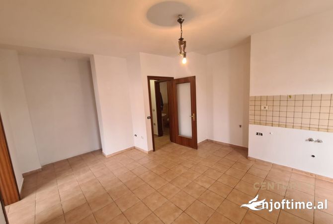 Shtepi ne shitje 1+1 ne Tirane - 160,000 Euro