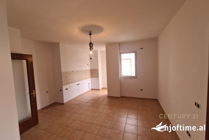 Shtepi ne shitje 1+1 ne Tirane - 160,000 Euro
