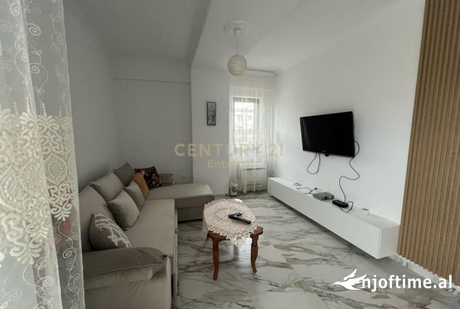 Shtepi me qera 2+1 ne Tirane - 750 Euro