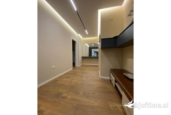 Shtepi me qera 2+1 ne Tirane - 800 Euro