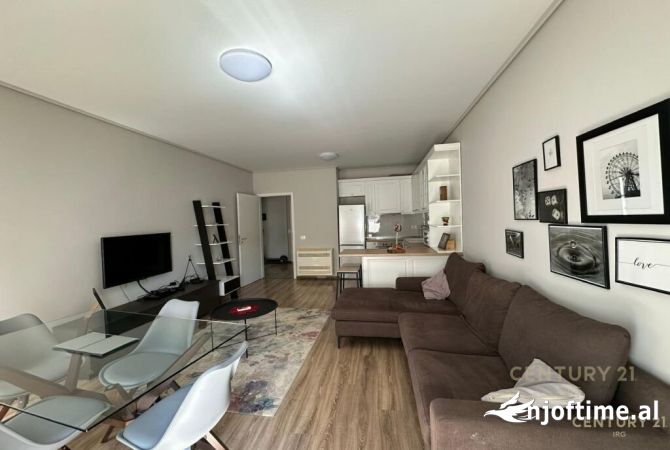 Shtepi me qera 2+1 ne Tirane - 820 Euro