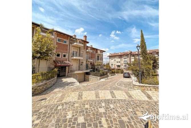 Shtepi ne shitje 2+1 ne Tirane - 380,000 Euro