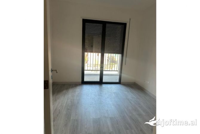 Ambient biznesi me qera 1+1 ne Tirane - 600 Euro