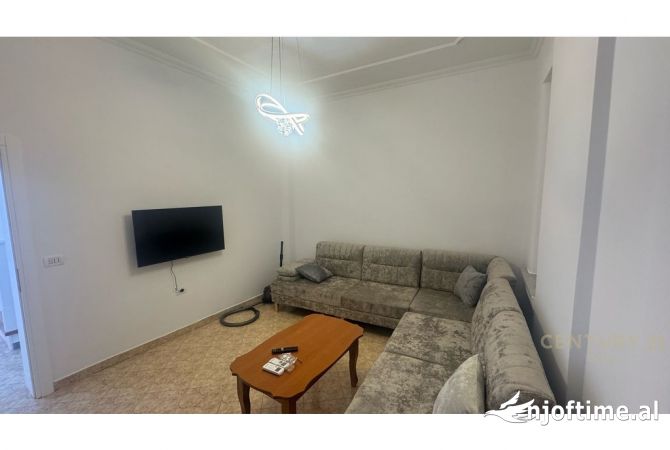 Shtepi me qera 2+1 ne Tirane - 900 Euro