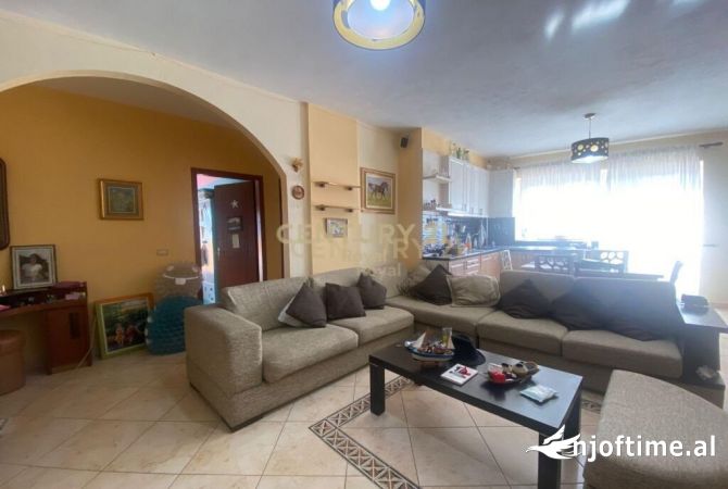 Shtepi ne shitje 2+1 ne Tirane - 165,000 Euro