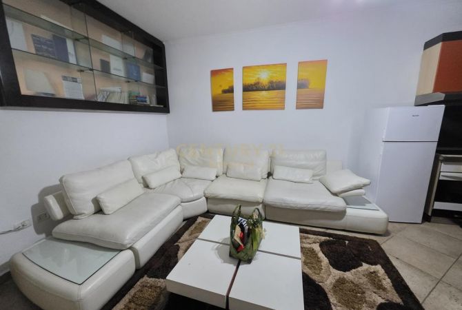 Shtepi ne shitje 2+1 ne Tirane - 160,000 Euro