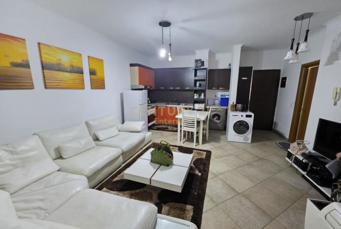 Shtepi ne shitje 2+1 ne Tirane - 160,000 Euro