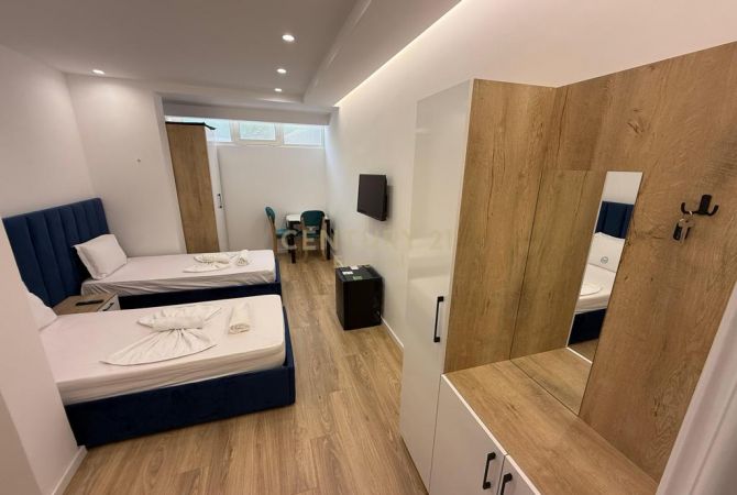 Shtepi ne shitje Vila Luksoze ne Tirane, 5+1, Mobilimi E mobiluar, Pagesa 500,000  Euro.