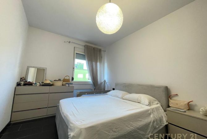 Shtepi ne shitje Apartament ne Tirane, 2+1, Mobilimi E mobiluar, Pagesa 490,000  Euro.