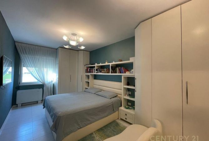 Shtepi ne shitje Apartament ne Tirane, 2+1, Mobilimi E mobiluar, Pagesa 490,000  Euro.
