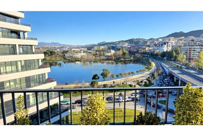 Shtepi me qera 3+1 ne Tirane - 2,500 Euro
