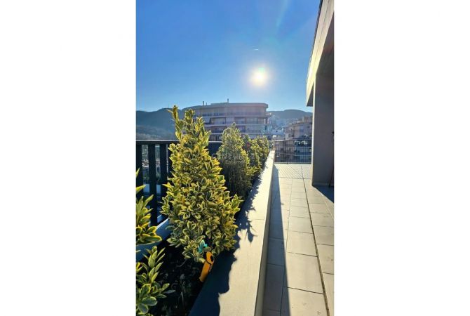 Shtepi me qera 3+1 ne Tirane - 2,500 Euro
