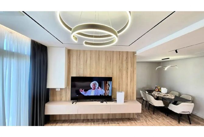 Shtepi me qera Apartament ne Tirane, 3+1, Mobilimi E mobiluar, Pagesa 2,500  Euro.