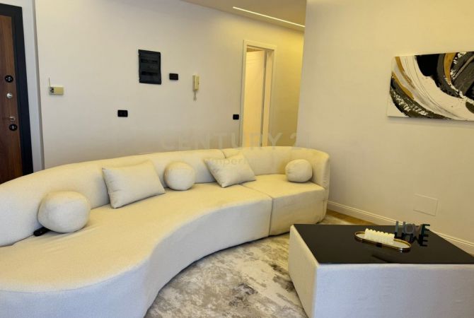 Shtepi ne shitje Apartament ne Tirane, 2+1, Mobilimi E mobiluar, Pagesa 348,000  Euro.