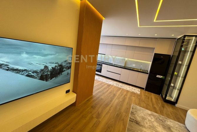 Shtepi ne shitje Apartament ne Tirane, 2+1, Mobilimi E mobiluar, Pagesa 348,000  Euro.