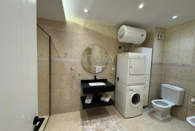 Shtepi ne shitje Apartament ne Tirane, 2+1, Mobilimi E mobiluar, Pagesa 348,000  Euro.