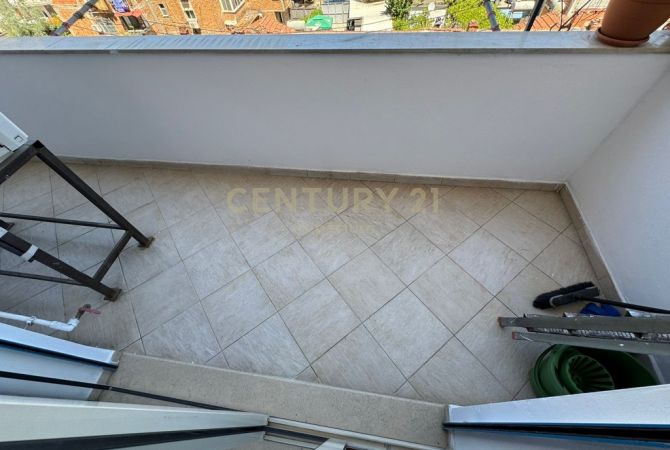 Shtepi ne shitje Apartament ne Tirane, 2+1, Mobilimi E mobiluar, Pagesa 348,000  Euro.