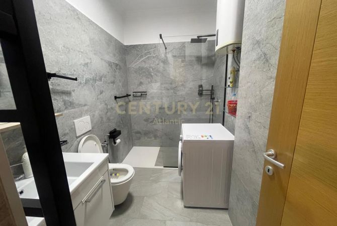 Shtepi me qera Apartament ne Tirane, 3+1, Mobilimi E mobiluar, Pagesa 1,200  Euro.