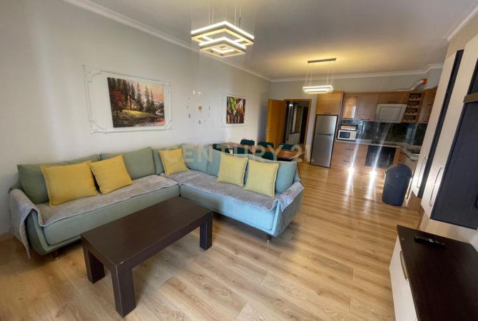 Shtepi me qera 3+1 ne Tirane - 1,200 Euro