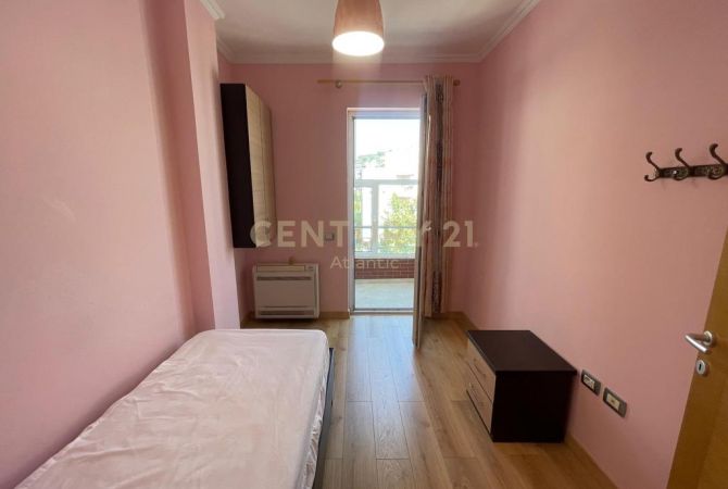 Shtepi me qera Apartament ne Tirane, 3+1, Mobilimi E mobiluar, Pagesa 1,200  Euro.