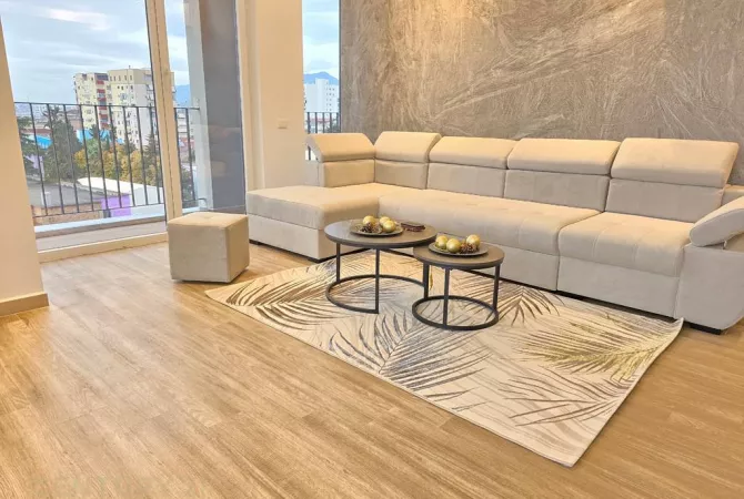 Shtepi me qera 2+1 ne Tirane - 1,200 Euro