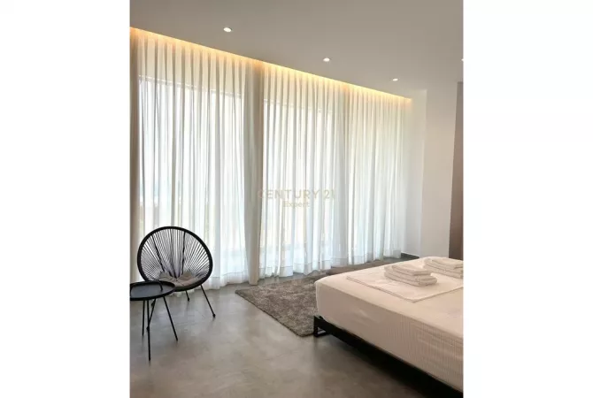 Shtepi ne shitje Vila Luksoze ne Vlore, 5+1, Mobilimi E mobiluar, Pagesa 1,550,000  Euro.